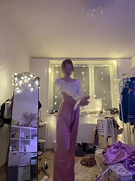 Esme Runn online show from 02-26-25, 02:25