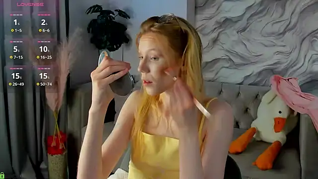 Esme Runn online show from 06-22-26, 03:25