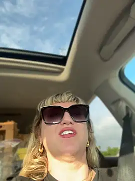 Snapshot of Babette_xox chatting on 06-02-26, 12:01 Babette xox online show from 06-02-26, 12:01