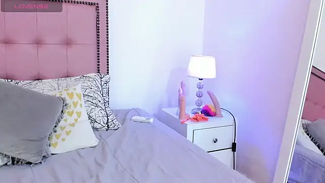 Snapshot of CarolinaGlamour chatting on 02-04-25, 11:16 CarolinaGlamour online show from 02-04-25, 11:16