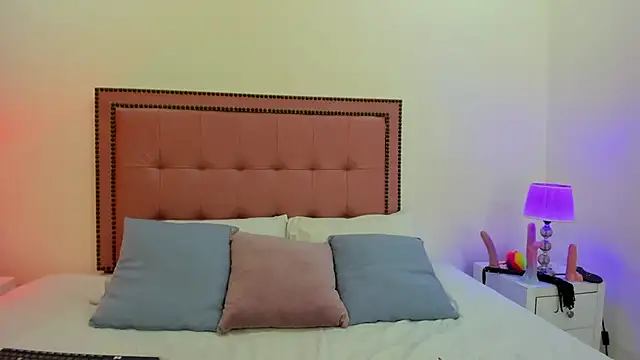 Snapshot of CarolinaGlamour chatting on 02-08-25, 07:59 CarolinaGlamour online show from 02-08-25, 07:59