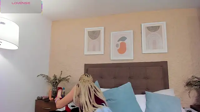 Snapshot of CarolinaGlamour chatting on 09-23-25, 03:09 CarolinaGlamour online show from 09-23-25, 03:09