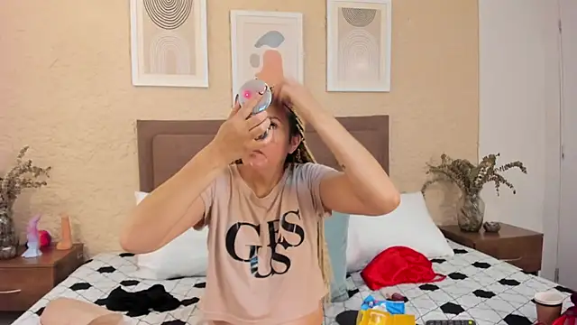 Snapshot of CarolinaGlamour chatting on 10-11-25, 02:55 CarolinaGlamour online show from 10-11-25, 02:55