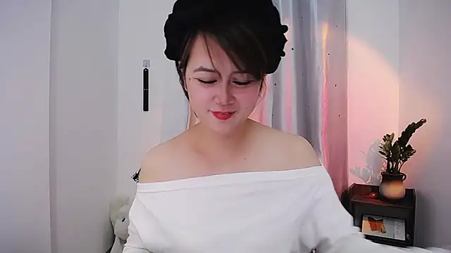Snapshot of Fan_ting chatting on 01-18-25, 10:28 Fan ting online show from 01-18-25, 10:28
