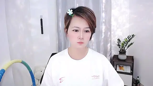 Snapshot of Fan_ting chatting on 02-15-25, 06:55 Fan ting online show from 02-15-25, 06:55