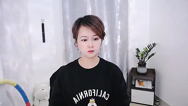 Snapshot of Fan_ting chatting on 02-22-25, 04:07 Fan ting online show from 02-22-25, 04:07