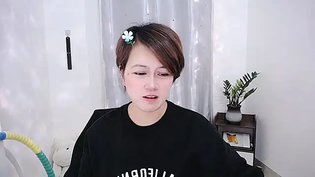 Snapshot of Fan_ting chatting on 02-23-25, 09:00 Fan ting online show from 02-23-25, 09:00