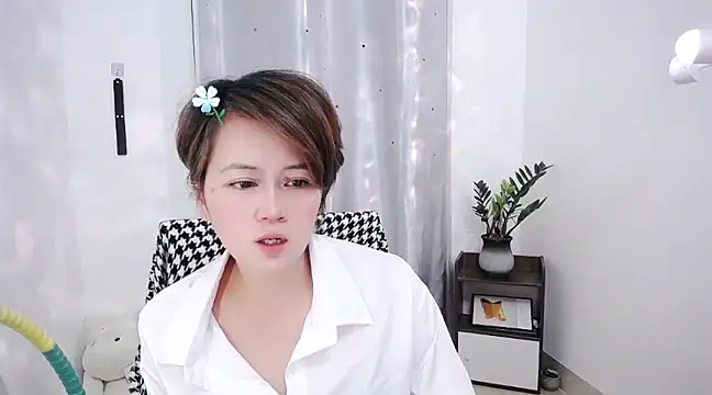 Snapshot of Fan_ting chatting on 02-25-25, 12:55 Fan ting online show from 02-25-25, 12:55