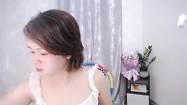 Snapshot of Fan_ting chatting on 03-12-25, 02:09 Fan ting online show from 03-12-25, 02:09
