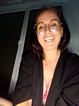 lindsay 33off online show from 09-22-25, 09:06