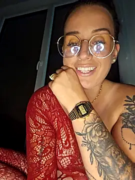 lindsay 33off online show from 10-06-25, 08:39