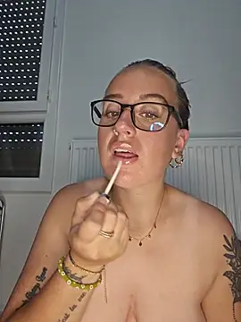 lindsay 33off online show from 06-24-26, 06:45