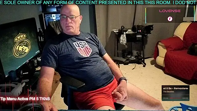 Snapshot of Pilot_Dave_69 chatting on 09-27-25, 04:50 Pilot Dave 69 online show from 09-27-25, 04:50