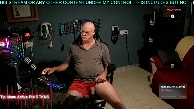 Snapshot of Pilot_Dave_69 chatting on 11-09-25, 05:28 Pilot Dave 69 online show from 11-09-25, 05:28