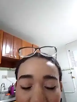 evafoxs online show from 12-21-24, 01:15