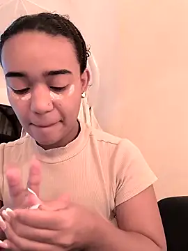 evafoxs online show from 10-10-25, 06:07