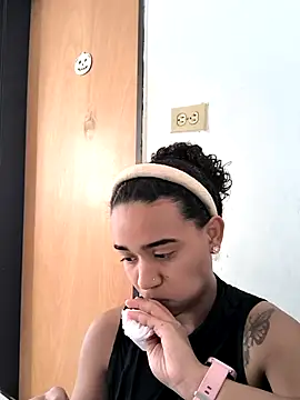 evafoxs online show from 10-29-25, 04:31