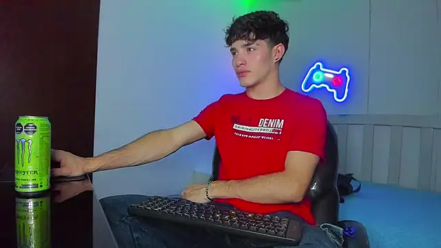 AlejooTwink online show from 12-13-25, 10:48