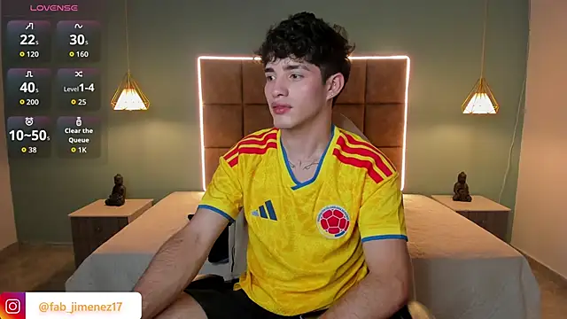AlejooTwink online show from 06-18-26, 04:46
