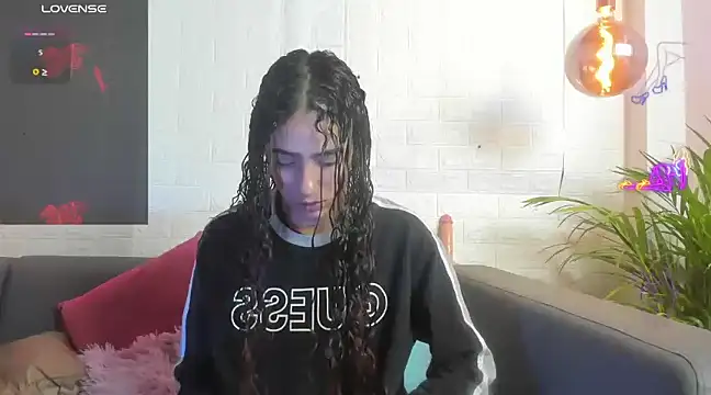Snapshot of Layla_707 chatting on 12-14-24, 01:28 Layla 707 online show from 12-14-24, 01:28