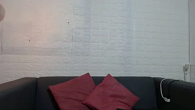 Snapshot of Layla_707 chatting on 02-16-25, 12:19 Layla 707 online show from 02-16-25, 12:19