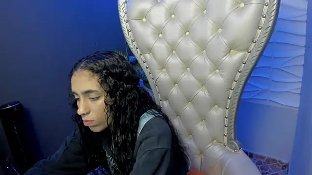 Snapshot of Layla_707 chatting on 10-02-25, 12:50 Layla 707 online show from 10-02-25, 12:50