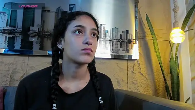 Snapshot of Layla_707 chatting on 11-05-25, 02:39 Layla 707 online show from 11-05-25, 02:39