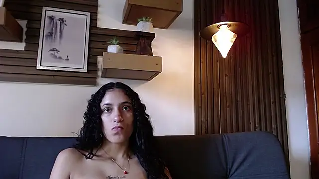 Snapshot of Layla_707 chatting on 11-15-25, 08:38 Layla 707 online show from 11-15-25, 08:38