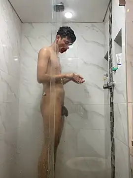 Snapshot of Leo_bunny_hot chatting on 12-05-24, 06:55 Leo bunny hot online show from 12-05-24, 06:55