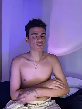 Snapshot of Leo_bunny_hot chatting on 12-06-24, 03:08 Leo bunny hot online show from 12-06-24, 03:08