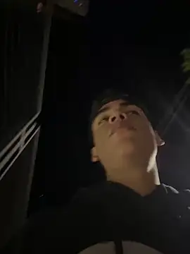 Snapshot of Leo_bunny_hot chatting on 12-09-24, 01:18 Leo bunny hot online show from 12-09-24, 01:18