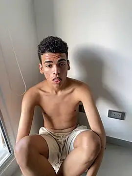 Snapshot of Leo_bunny_hot chatting on 12-10-24, 07:54 Leo bunny hot online show from 12-10-24, 07:54