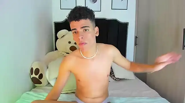 Snapshot of Leo_bunny_hot chatting on 12-17-24, 09:50 Leo bunny hot online show from 12-17-24, 09:50