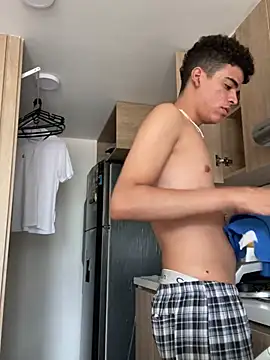 Snapshot of Leo_bunny_hot chatting on 12-24-24, 08:49 Leo bunny hot online show from 12-24-24, 08:49