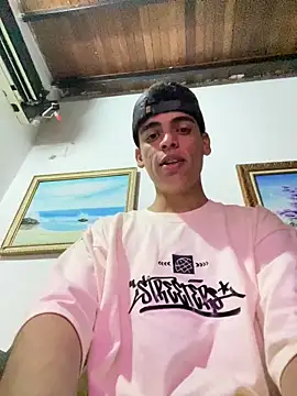 Snapshot of Leo_bunny_hot chatting on 01-05-25, 04:36 Leo bunny hot online show from 01-05-25, 04:36