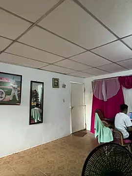 Snapshot of Leo_bunny_hot chatting on 01-21-25, 09:46 Leo bunny hot online show from 01-21-25, 09:46