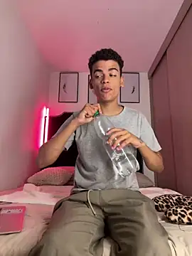 Snapshot of Leo_bunny_hot chatting on 01-31-25, 12:39 Leo bunny hot online show from 01-31-25, 12:39