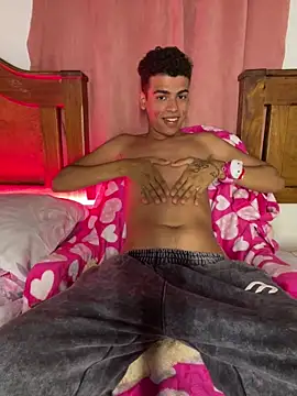 Snapshot of Leo_bunny_hot chatting on 02-20-25, 12:41 Leo bunny hot online show from 02-20-25, 12:41