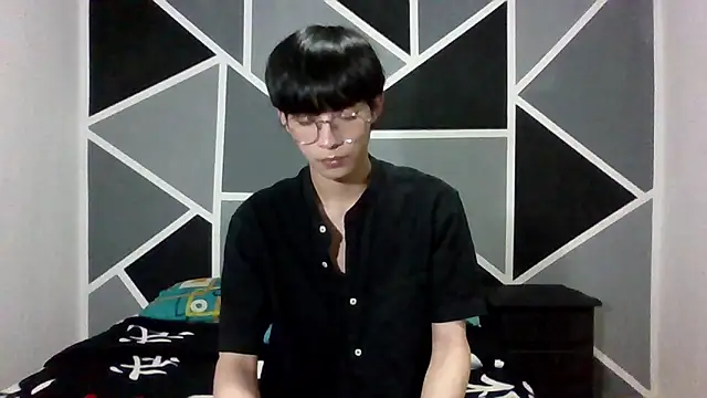 Snapshot of seung_vinblue chatting on 11-13-25, 10:41 seung vinblue online show from 11-13-25, 10:41