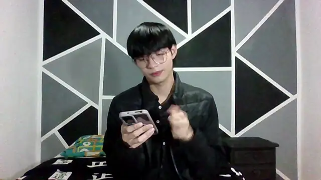 Snapshot of seung_vinblue chatting on 11-20-25, 10:09 seung vinblue online show from 11-20-25, 10:09