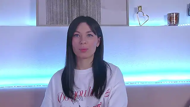 AlexandraBloom online show from 01-30-25, 05:09