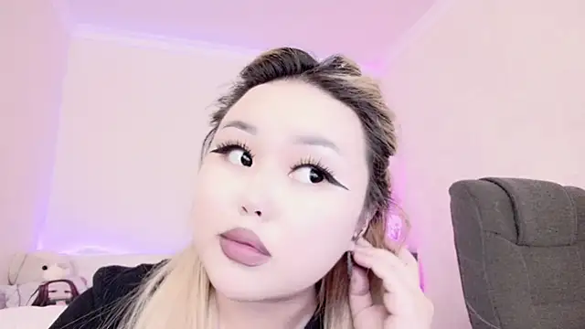 amelia sunlight online show from 02-11-25, 12:38