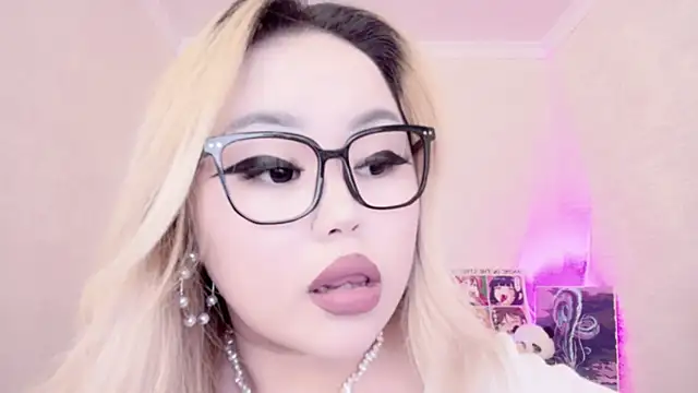 amelia sunlight online show from 02-19-25, 01:08