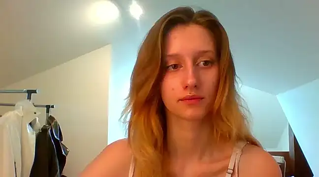 LUNA delight online show from 02-25-25, 07:42