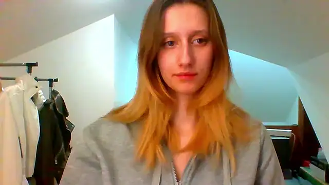 LUNA delight online show from 03-17-25, 05:49