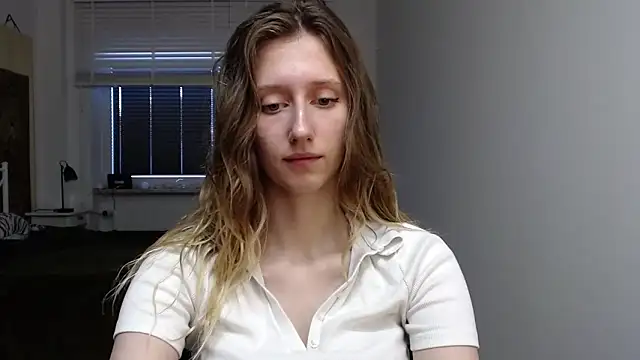 LUNA delight online show from 09-24-25, 05:33