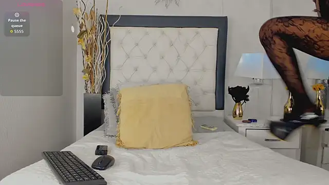 GaleHodge online show from 02-21-26, 06:58