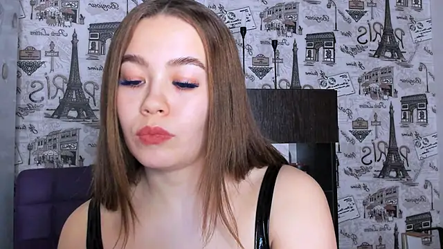 Snapshot of Sara_Kox chatting on 01-22-25, 10:05 Sara Kox online show from 01-22-25, 10:05