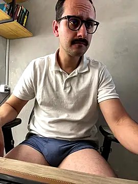 Snapshot of Superdad chatting on 10-16-25, 02:07 Superdad online show from 10-16-25, 02:07