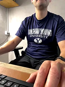 Snapshot of Superdad chatting on 10-20-25, 05:02 Superdad online show from 10-20-25, 05:02